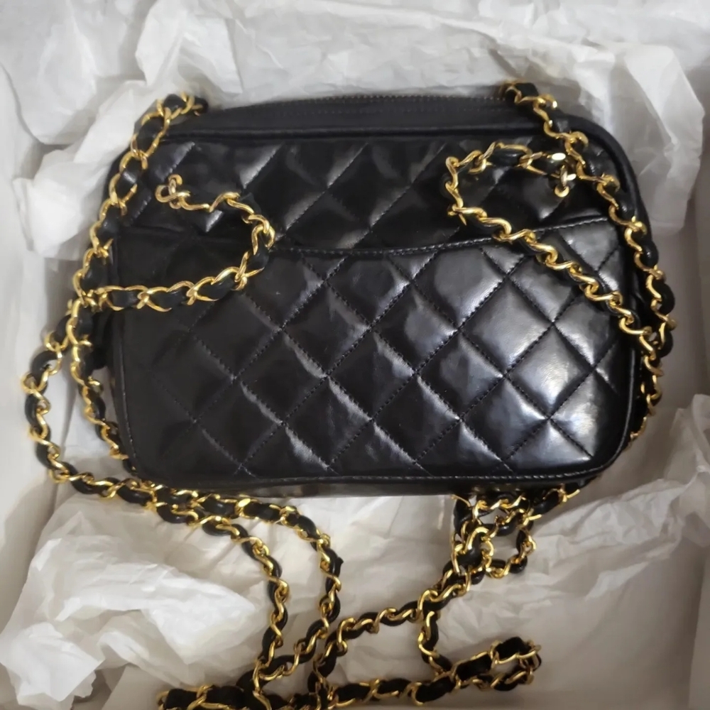 (SOLD)Authentic vintage Chanel camera bag - Picture 9 of 16